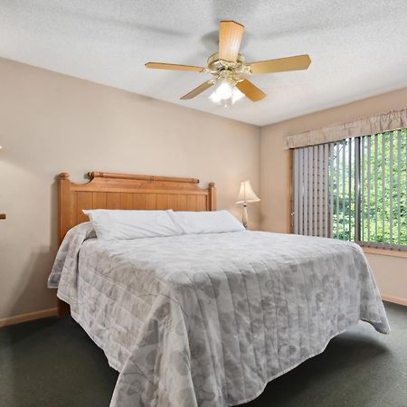 Causeway On Gull Resort Lake Shore Extérieur photo